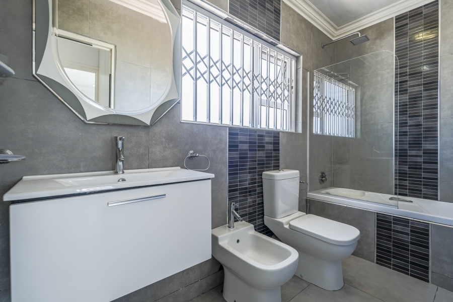 To Let 3 Bedroom Property for Rent in Summerstrand Eastern Cape